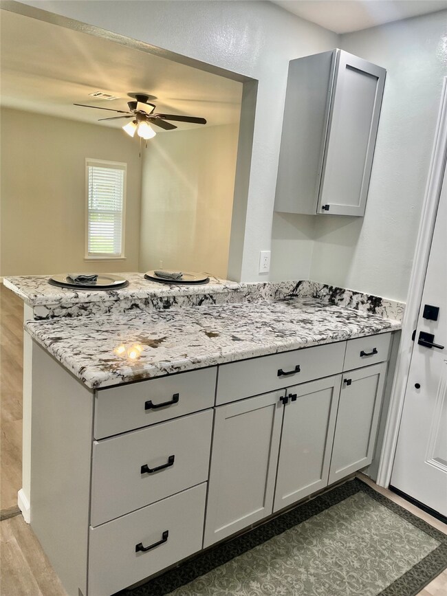 1602 Walton St, Houston, TX 77009 - photo 7