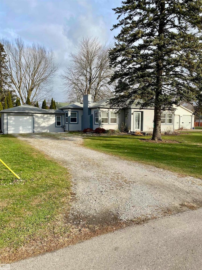 203 E Kempf Ct, Capac, MI 48014 - photo 4