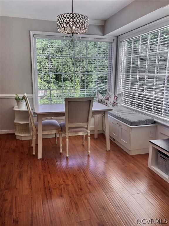 Casual Dining/Breakfast Room as built in window se