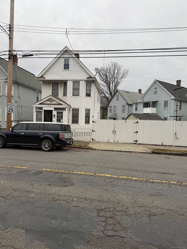 412 Dewey St, Bridgeport, CT 06605 - photo 4