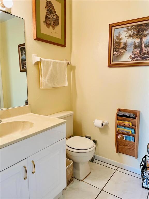 1/2 bathroom downstairs