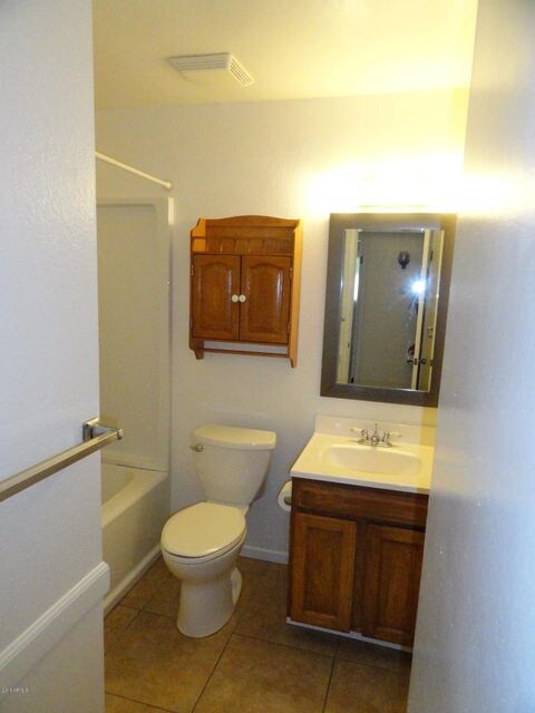 Hall Bath 2