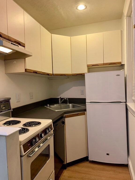 1038 Beacon St unit 102, Brookline, MA 02446 - photo 3