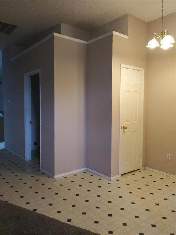 305 Sweetwater Dr, Weatherford, TX 76086 - photo 5