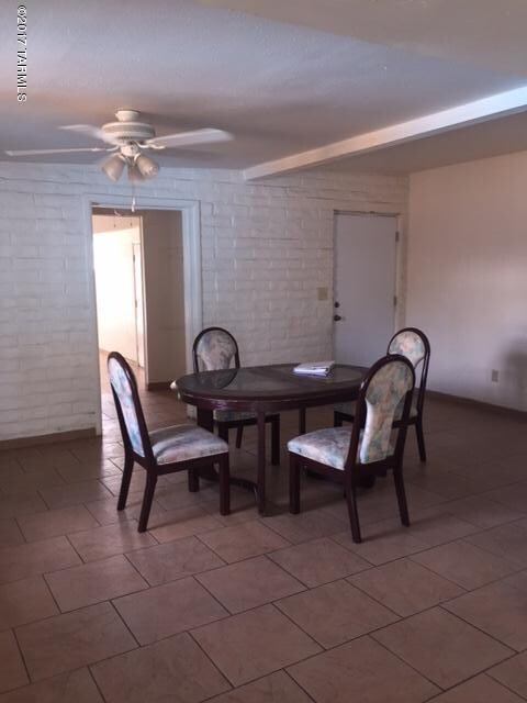 3855 Dining Area