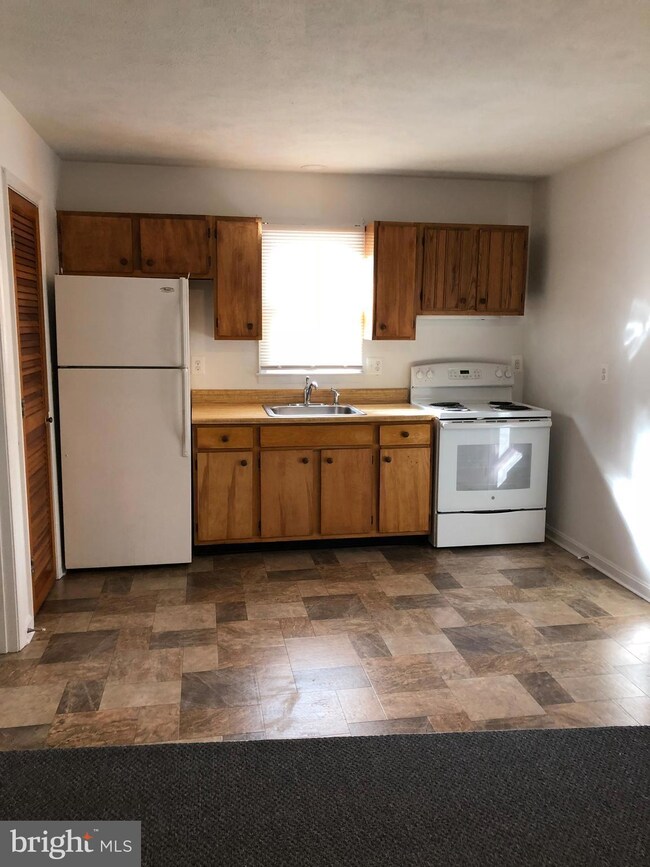 23970 Maypole Rd unit E, Leonardtown, MD 20650 - photo 5