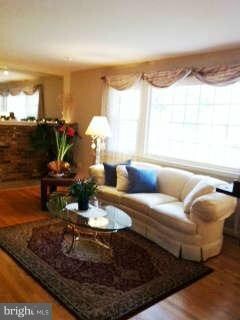 9146 Leghorn Place, Fairfax, VA 22031 - photo 7