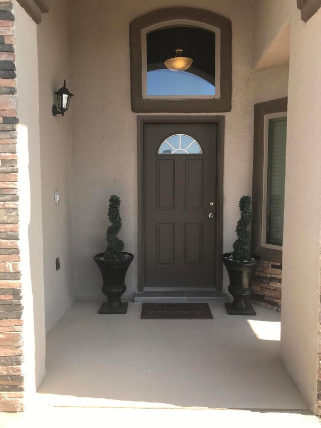 13832 Lago Vista Ave, Horizon City, TX 79928 - photo 4