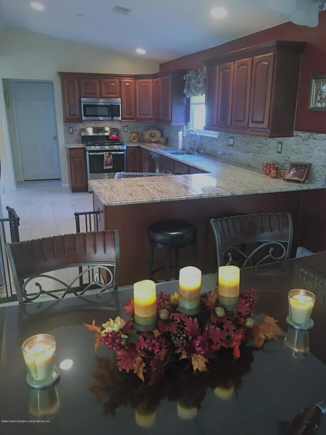 kitchen%20table[1]