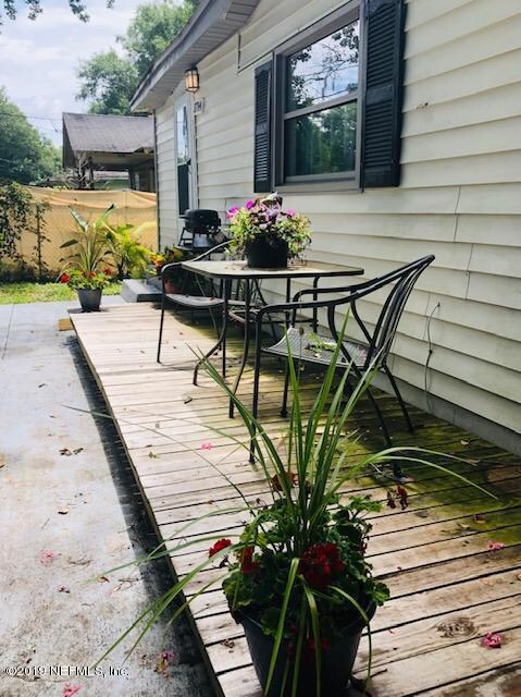 Welcoming front patio