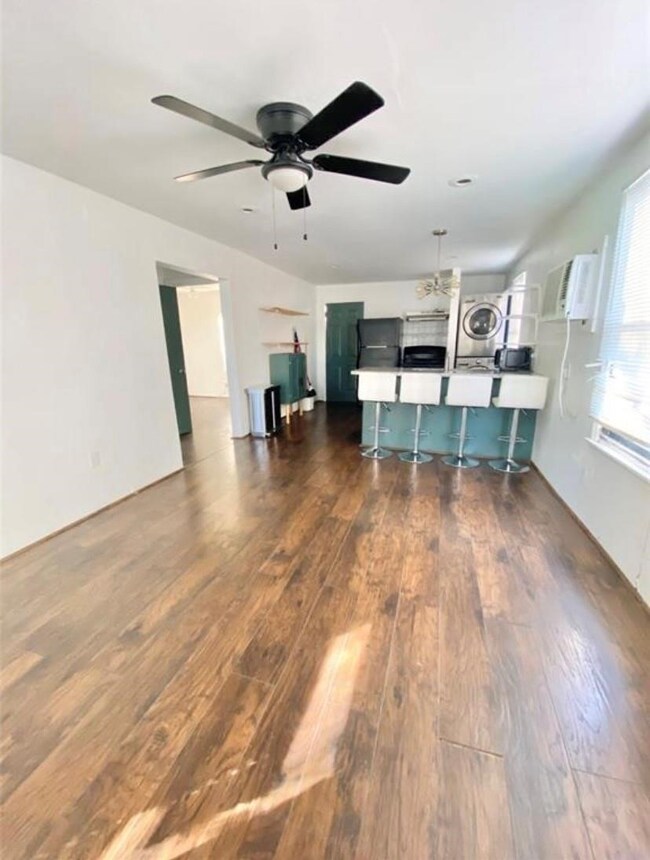 5618 E Crosstimbers St, Houston, TX 77028 - photo 3