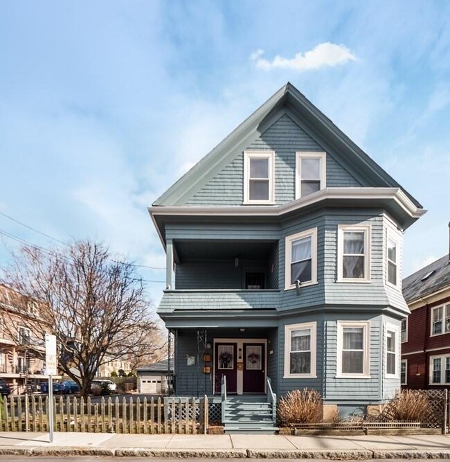 14 Fowler St, Salem, MA 01970 - photo 2