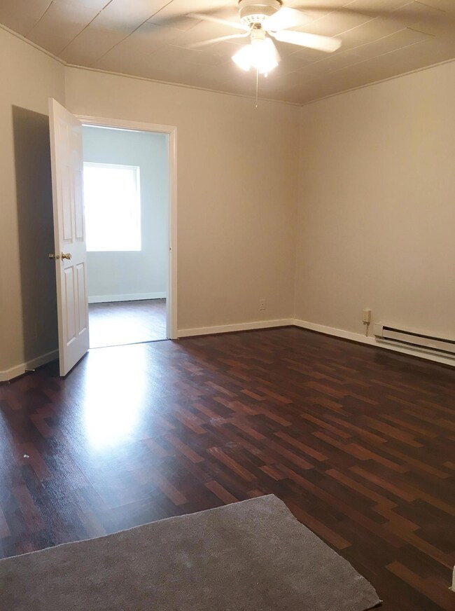222 State, Boone - Unit 2 - LR