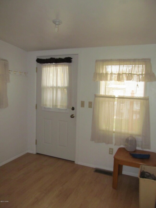 808 2ND AV SO 006