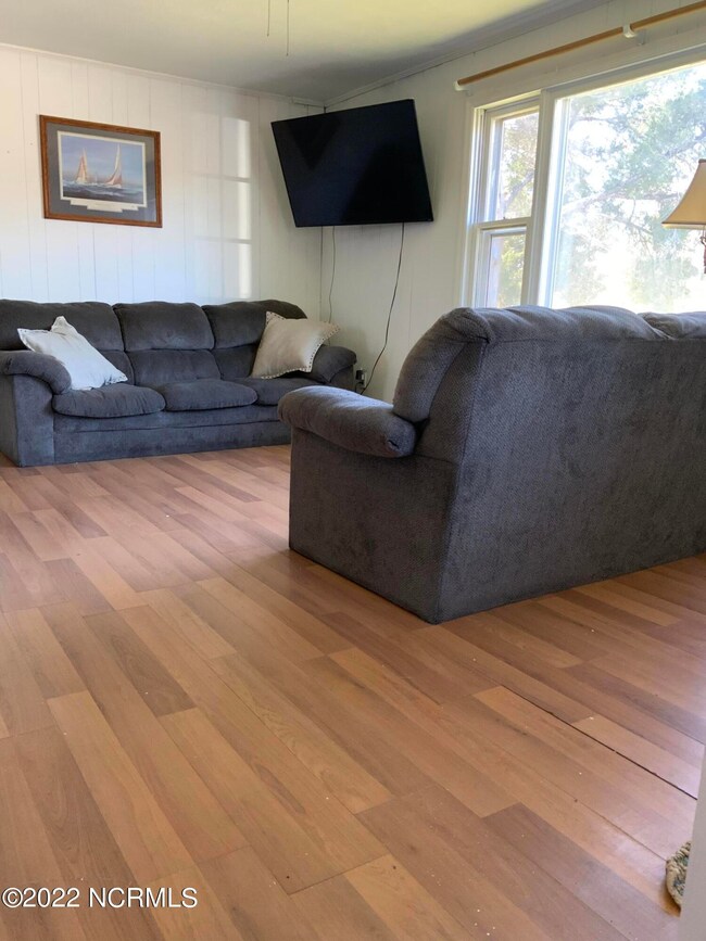 28D16633-547C-47B7-8CCF-7A79EB8BCAD4