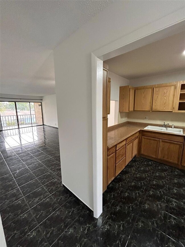 5937 Forest Hill Blvd unit 204, West Palm Beach, FL 33415 - photo 5