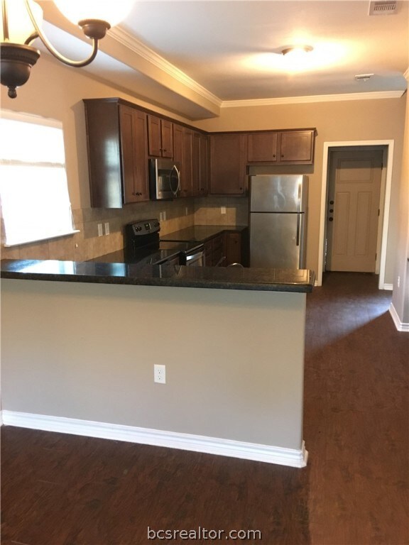 1008 Foster Ave unit B, College Station, TX 77840 - photo 3