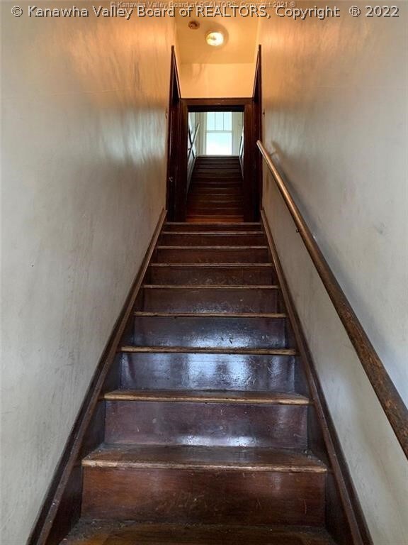 1310 Grosscup Ave, Dunbar, WV 25064 - photo 6