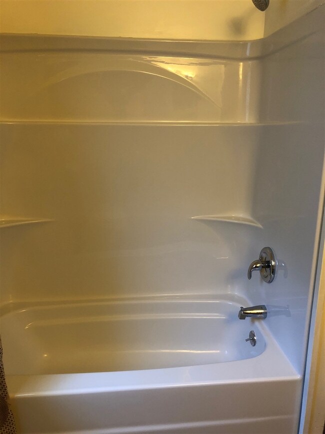 213 E Jackson St, Monroe, IN 46772 - photo 7