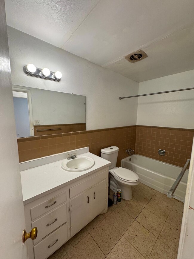 4434 29th St unit A, Lubbock, TX 79410 - photo 6