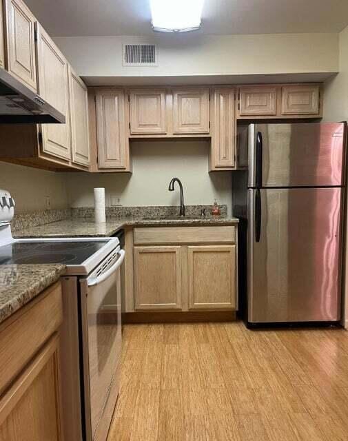 2233 S Huron Pkwy unit 2, Ann Arbor, MI 48104 - photo 3