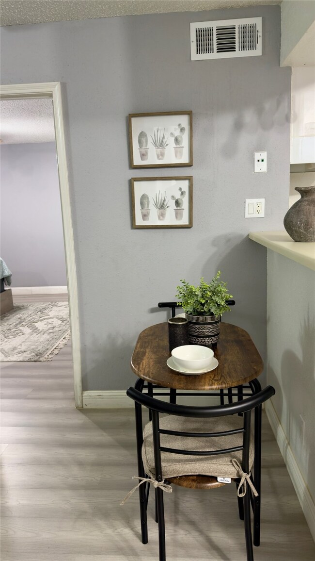 2750 Holly Hall St unit 811, Houston, TX 77054 - photo 5