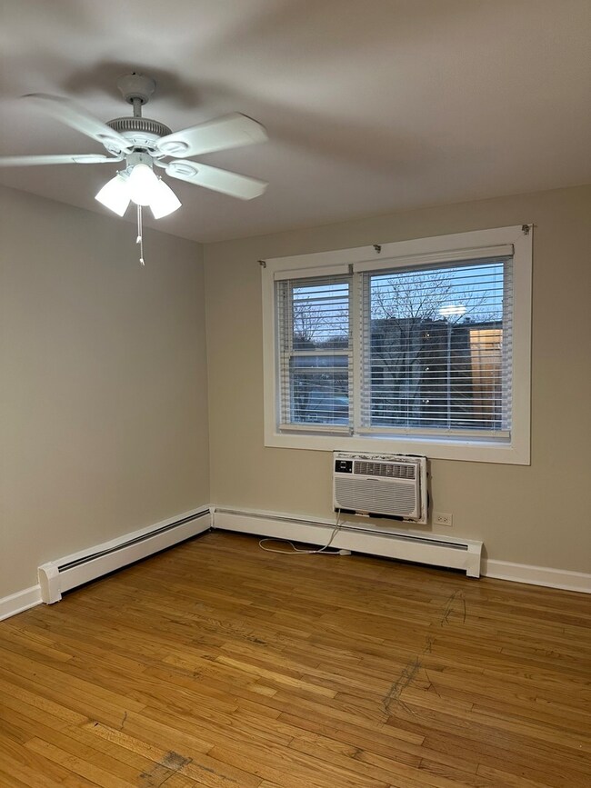 820 Seward St unit 3D, Evanston, IL 60202 - photo 4