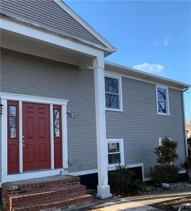 2 Garden Hills Ct, Cranston, RI 02920 - photo 2