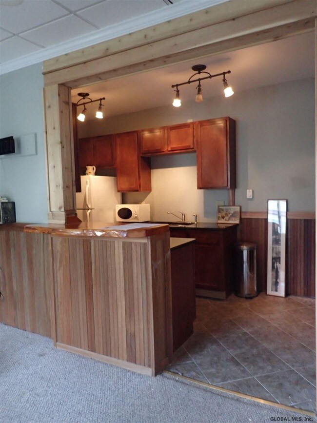 164 Spring St unit 3, Saratoga Springs, NY 12866 - photo 4