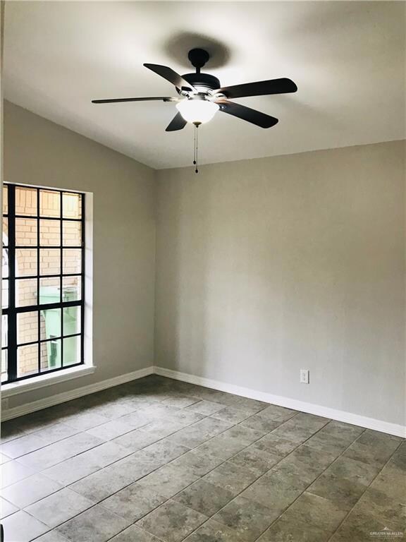 1018 E 10th St, Weslaco, TX 78596 - photo 7