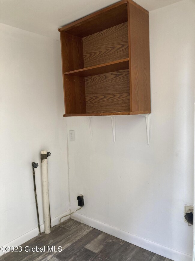 4 Mechanic St, Troy, NY 12180 - photo 6