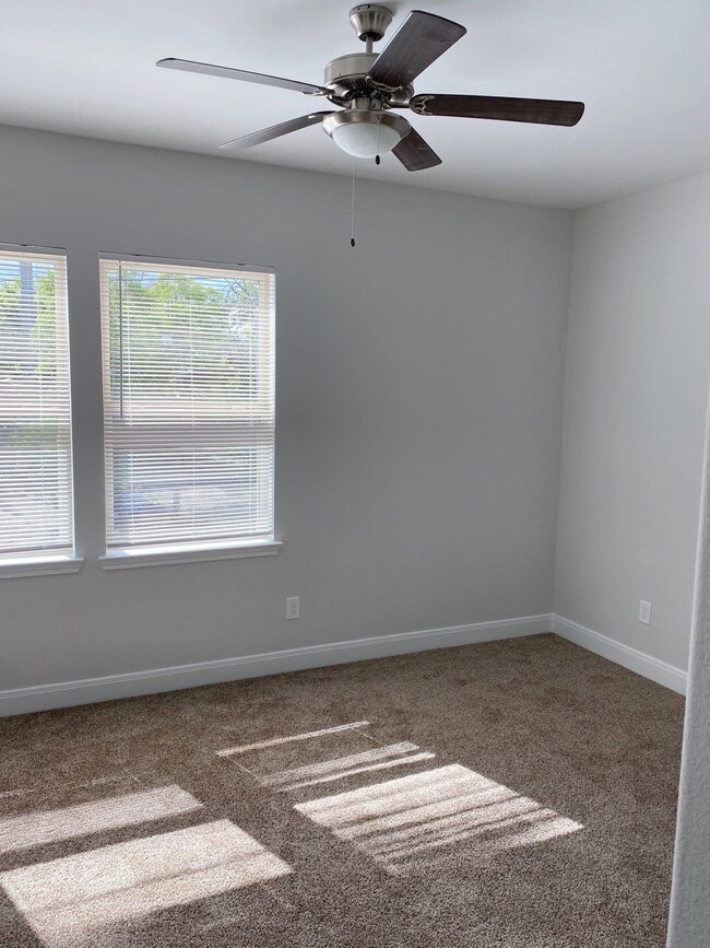 1029 Calvin Ave, Houston, TX 77088 - photo 6