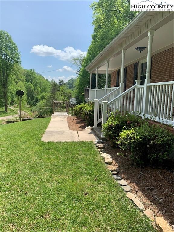 537 Stewart Simmons Rd, Deep Gap, NC 28618 - photo 3