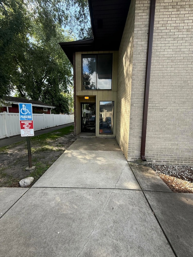 Eagle Ridge Condominium unit 36, Highland, IN 46322 - photo 4