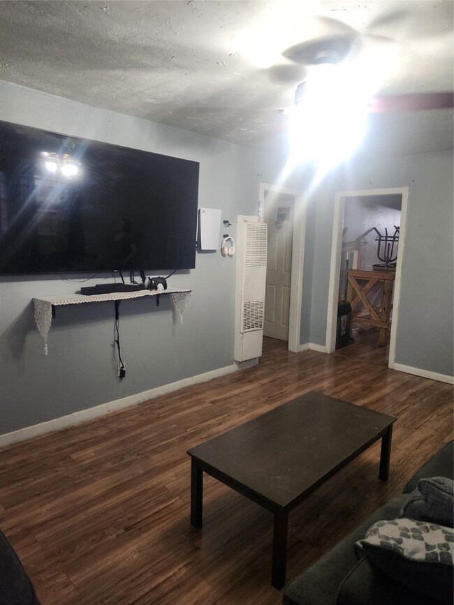 9212 Weedy Ln, Houston, TX 77093 - photo 4