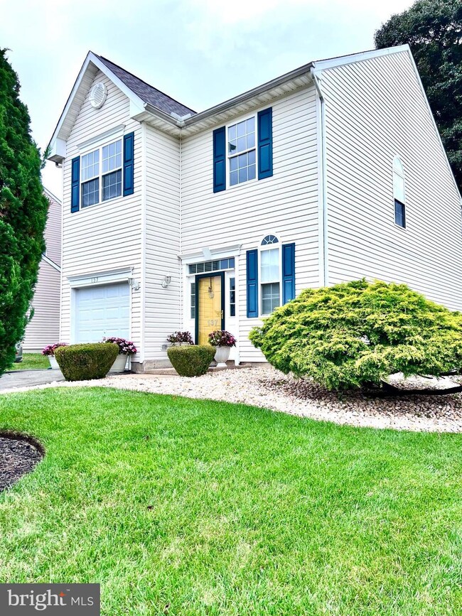 137 N Katrin Cir, New Castle, DE 19720 - photo 2