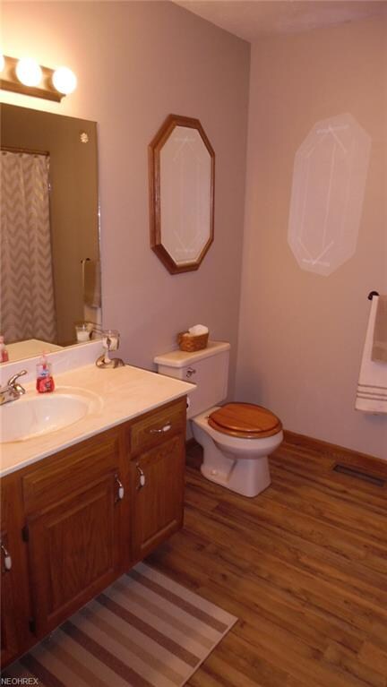 Main Bath with new laminate flooring