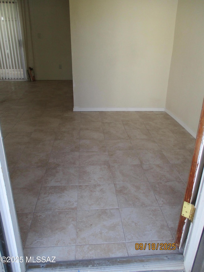 8450 E Old Spanish Trail unit 242, Tucson, AZ 85710 - photo 2
