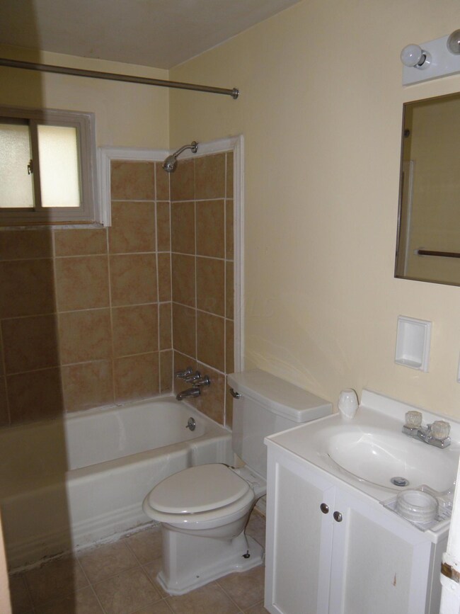 350 S Napoleon Ave, Columbus, OH 43213 - photo 4