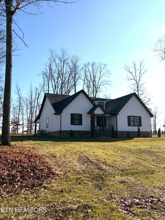 127 Bluff View Loop, Crossville, TN 38571 - photo 2
