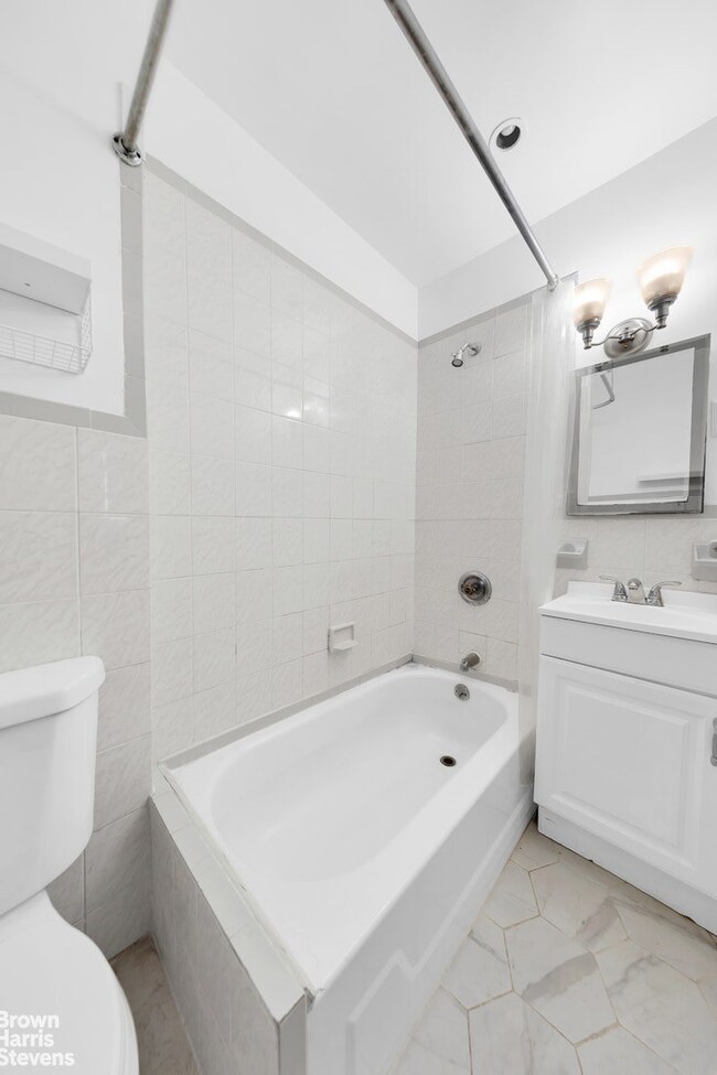 Lincoln Spencer Cooperative unit 116C, New York, NY 10023 - photo 6