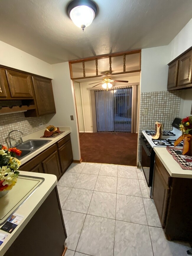 4169 191st Ct unit 96, Country Club Hills, IL 60478 - photo 4