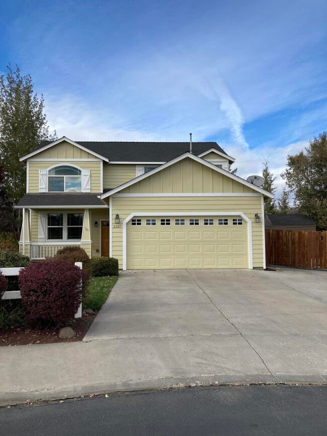 2247 SW Lava Ct, Redmond, OR 97756 - photo 7