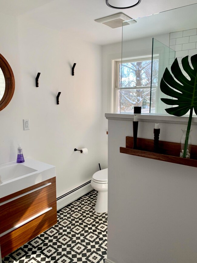 Bath 1st Floor 3