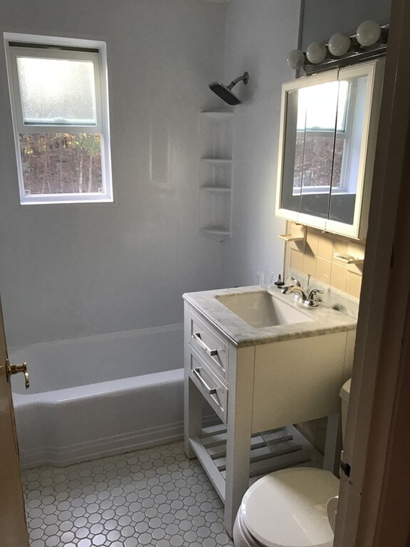 63 Lionel Ave unit F, Waltham, MA 02452 - photo 5