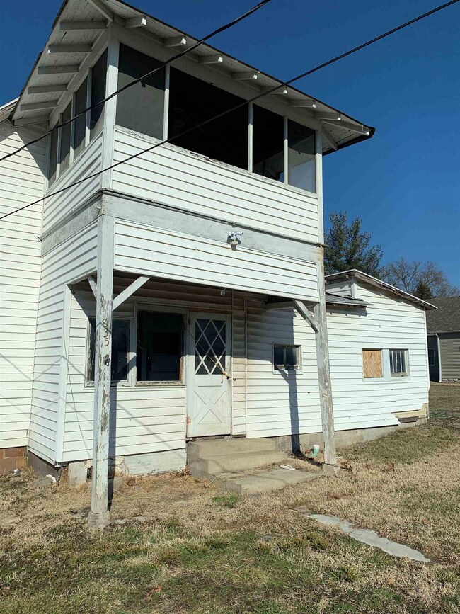 835 A St NE, Linton, IN 47441 - photo 6