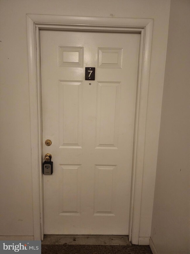 45 N Green St unit 7, Berkeley Springs, WV 25411 - photo 2