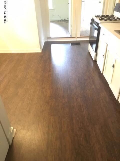 231 Bond kitchen 2