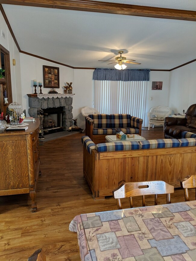 1130 Pollard Rd, Walling, TN 38587 - photo 4