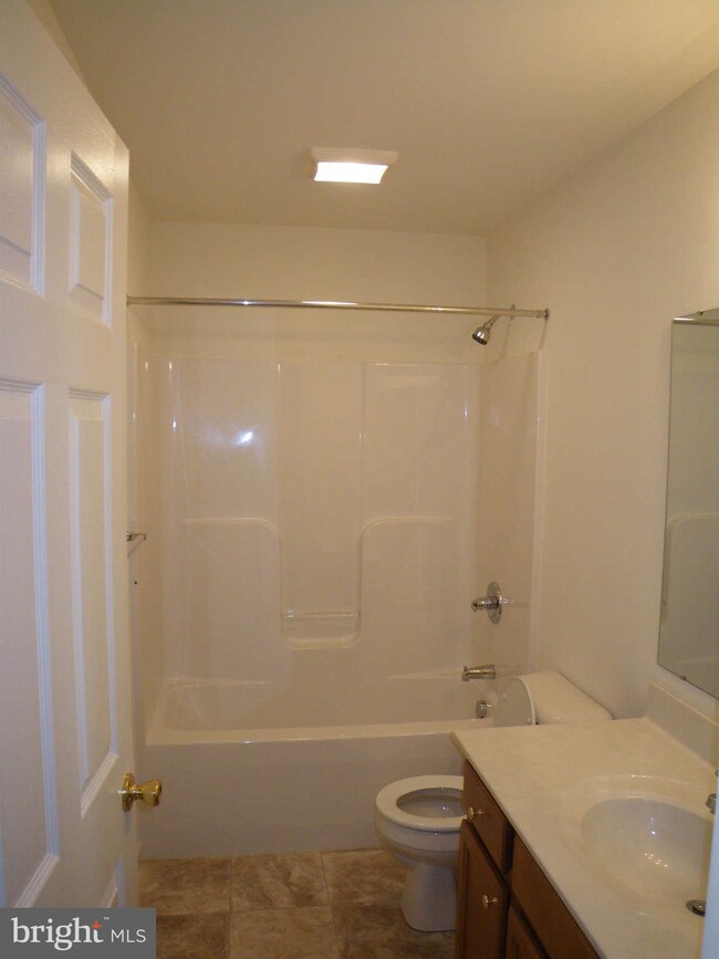 426 Lantern Ln, Chambersburg, PA 17201 - photo 6